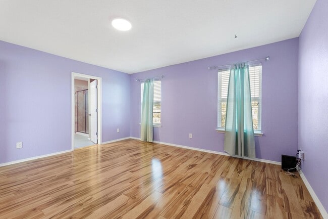 Building Photo - 2450 Keyhole Vw