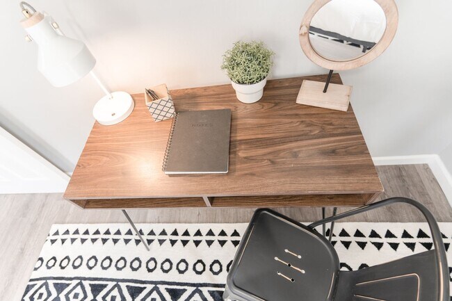 Building Photo - [STR] Fairgrounds Flat Located across Fairgrounds - Fully Furnished 2-Bedroom Home Near Downtown ...