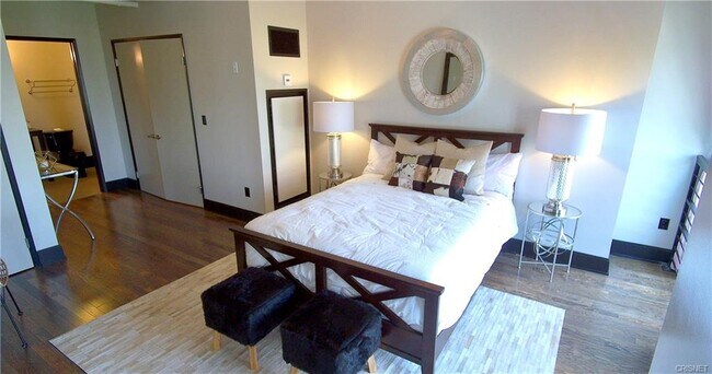 Large Second bedroom - 849 S Broadway