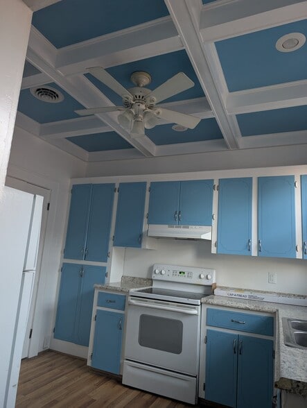 Building Photo - 117 1/2 Park Rd