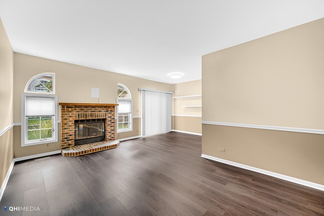 Building Photo - 1202 S Parkside Dr