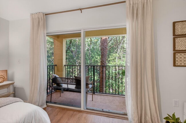 Building Photo - 1100 Scotia Dr