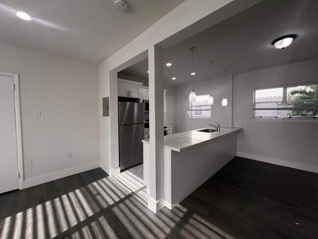 Building Photo - 1700 Galiano St
