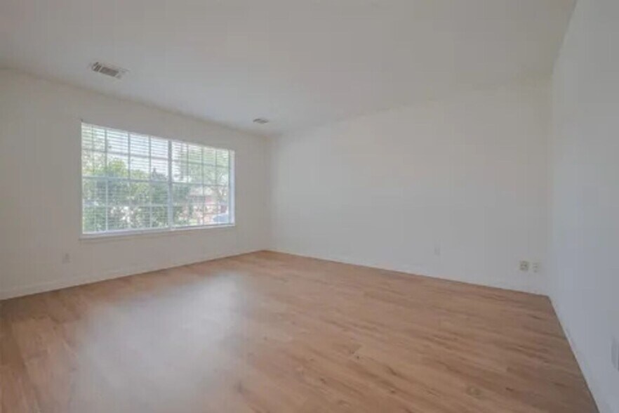 Building Photo - 10918 Linden Gate Dr