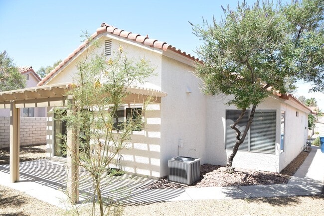Building Photo - SOUTH - RANCHO LAS PALMAS - 1 STORY HOME - 89123