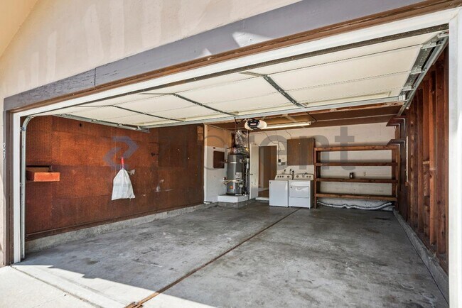 Building Photo - Unit