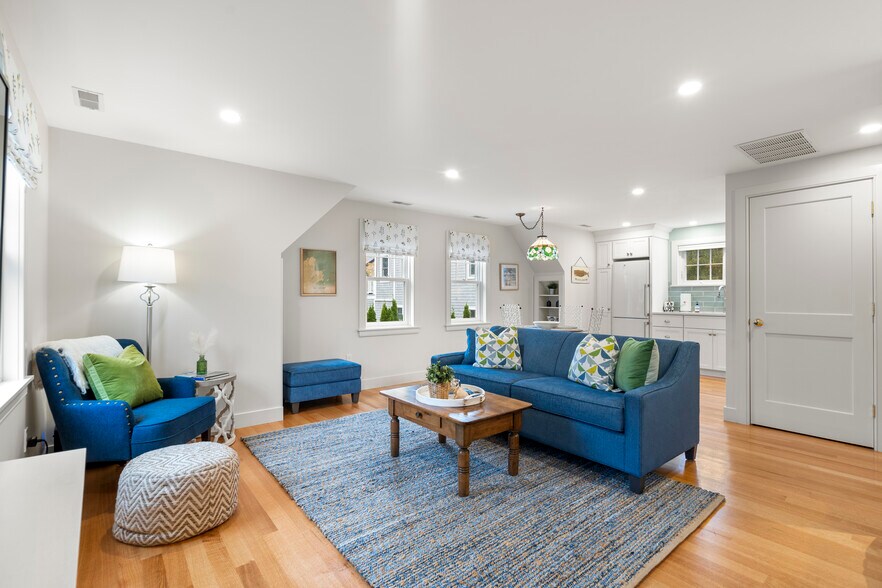 Building Photo - 5 Calebs Ln