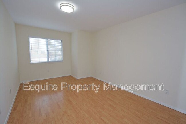 Building Photo - 1906 Kensington Ln