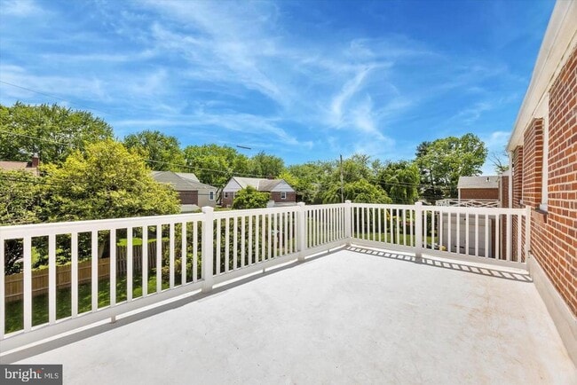 Building Photo - 609 Latham Dr