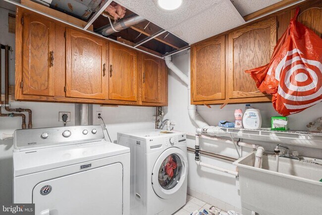 Building Photo - 3473 E Gate Pl