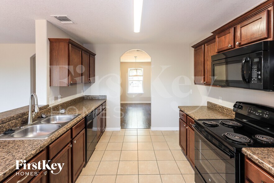 Building Photo - 11803 Luckey Vista