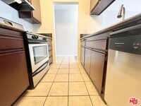 Building Photo - 100 Clark Dr