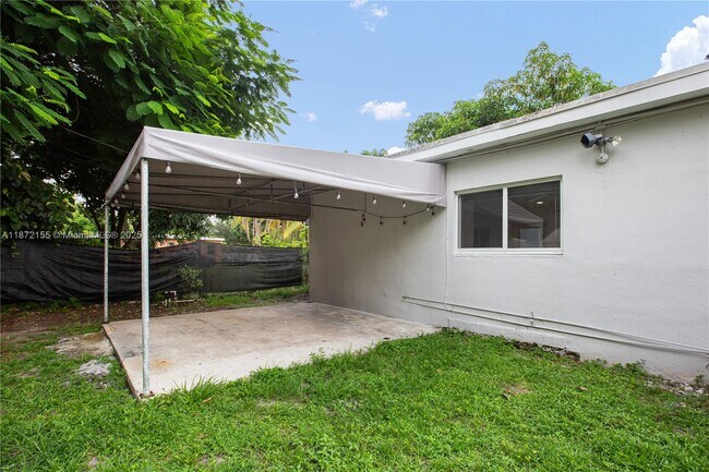 Building Photo - 251 NW 110th St