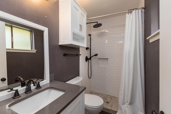 Building Photo - 2739 Foliage Green Dr