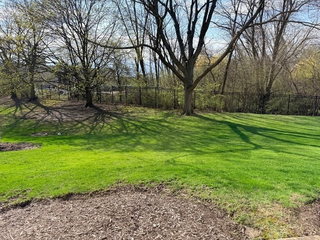 Building Photo - 1159 E Addison Ave