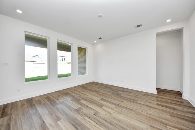 Building Photo - 31046 Vintage Crk Ln