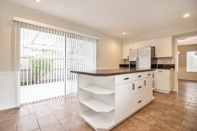 Building Photo - 4501 Pinyon Tree Ln