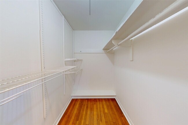 Building Photo - 4826 Waynesboro Dr