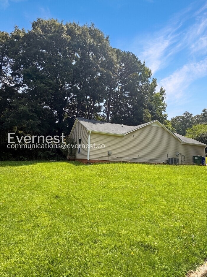 Building Photo - 1408 Creek View Dr