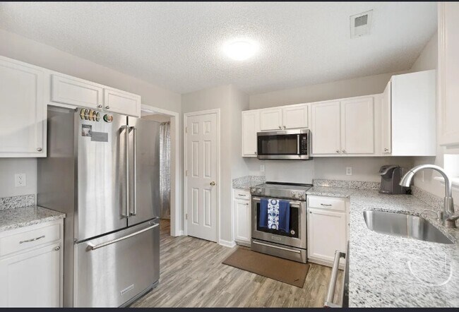Building Photo - 163 Ashton Dr