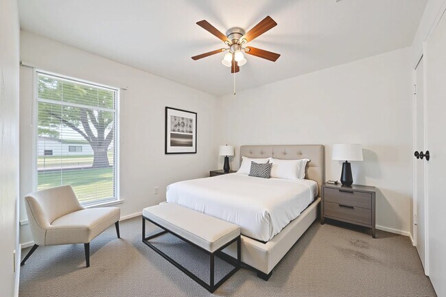 Building Photo - 8302 Bee Meadow Ln