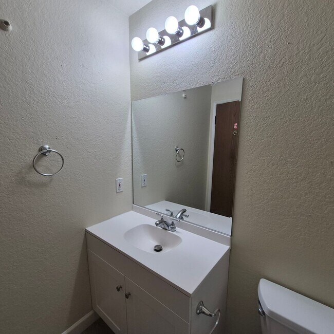 Building Photo - 3332 Jayanne Way