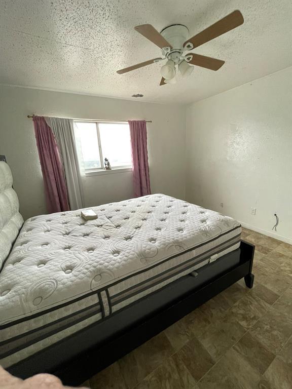 Building Photo - 2304 Mission Hill Dr