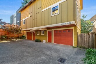 Building Photo - 3Bd/2.5Ba Seattle Townhouse