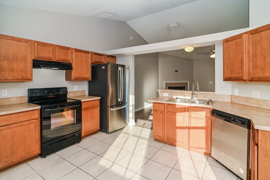 Building Photo - 7057 Rapid River Dr W