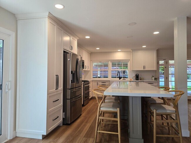 Building Photo - 344 Dewane Dr