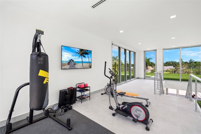 Building Photo - 17250 SW 52nd Ct