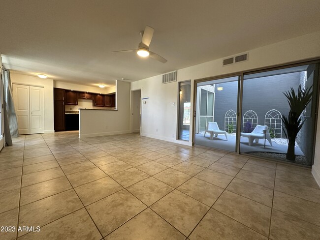 Building Photo - 1241 E Medlock Dr