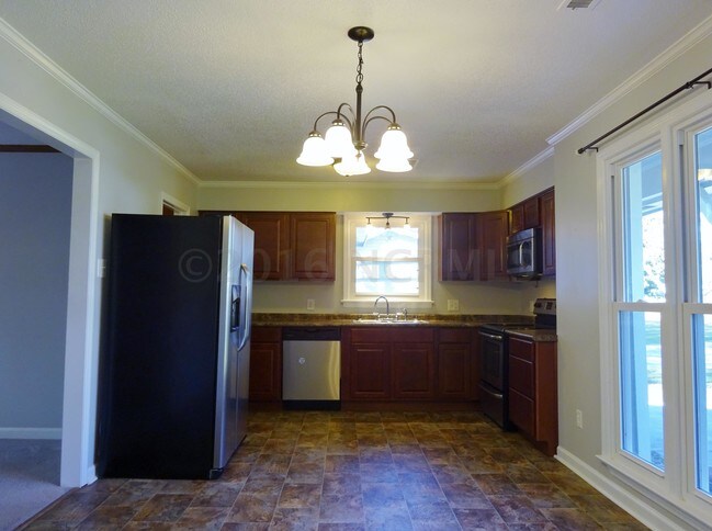 Building Photo - 602 Plaza Dr