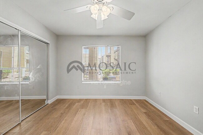 Building Photo - 461 W Holmes Ave