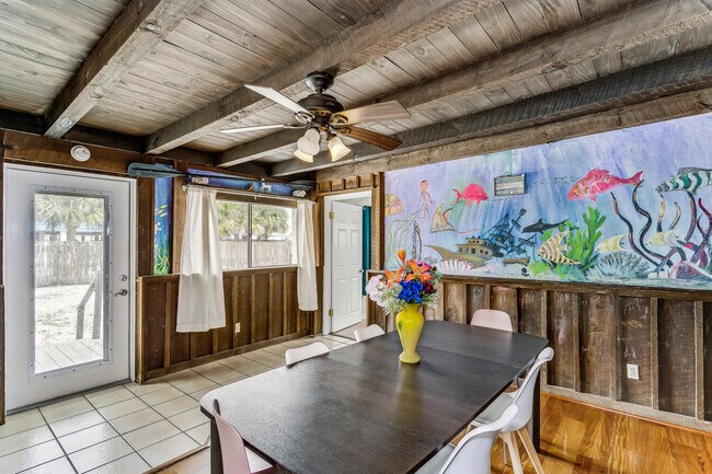 Building Photo - 1402 Via De Luna Dr