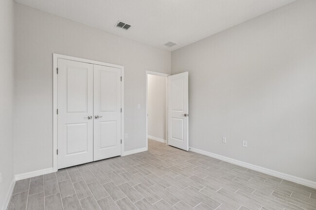 Building Photo - 393 Marion Oaks Golf Rd