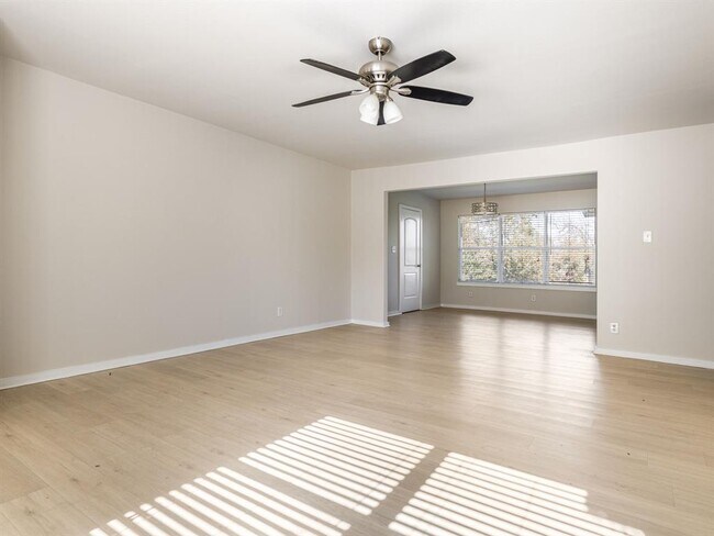 Building Photo - 800 Monterrey Pl