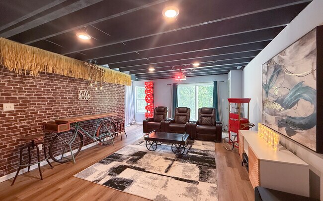 Building Photo - 161 Brookview Way Dr