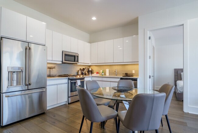 Building Photo - 1414 Grand St