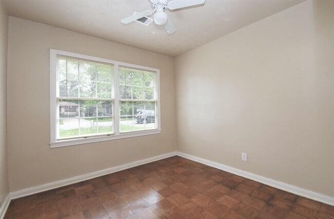 Building Photo - 5137 Chennault Rd