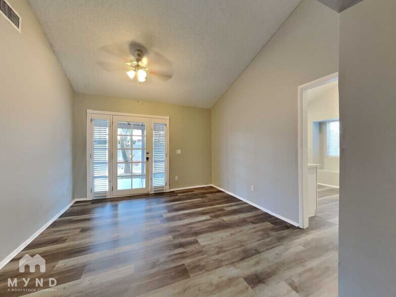 Building Photo - 7210 W Krall St