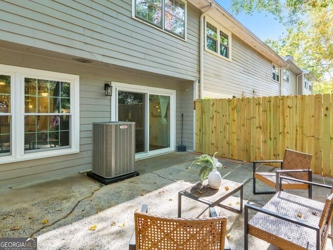 Building Photo - 2790 Farmstead Rd