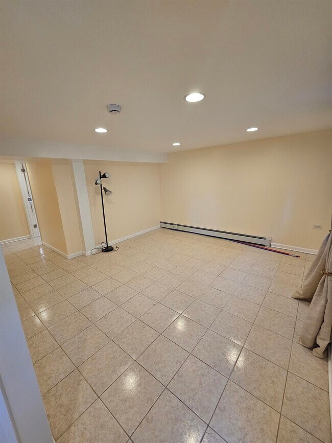 Building Photo - 122 Eckel Rd