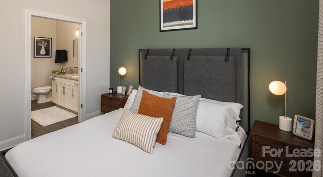 Building Photo - 8424 N Tryon St