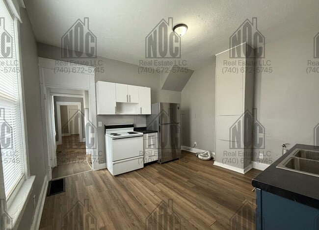 Building Photo - 440-440 Locust St