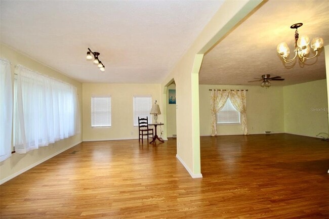 Building Photo - 10992 Poplar St NE