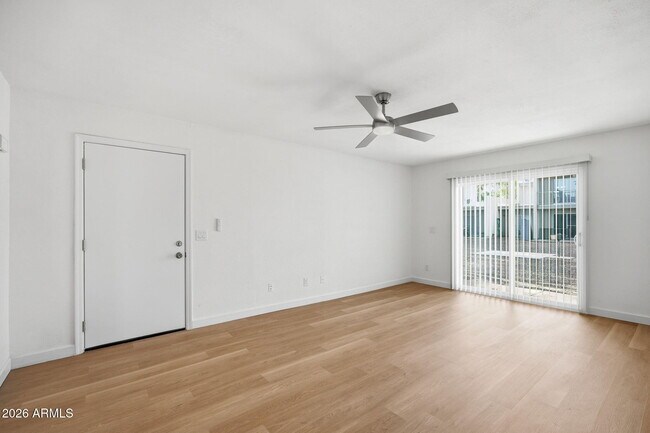 Building Photo - 2844 E Marconi Ave
