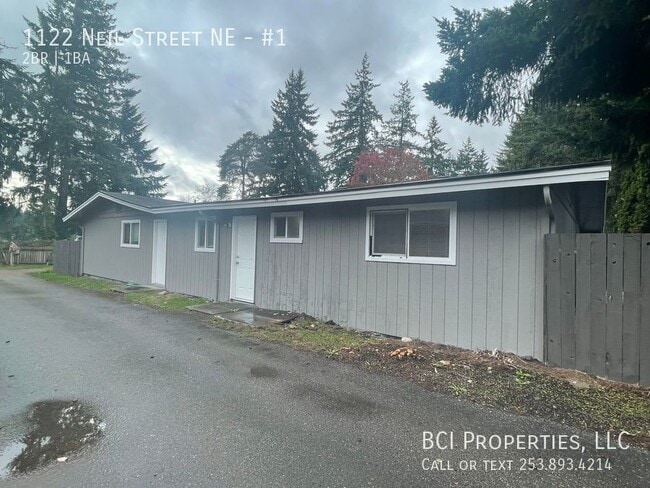 Building Photo - 1122 Neil St NE