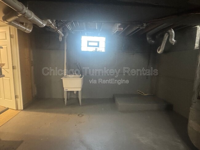 Building Photo - 1542 Shirley Dr