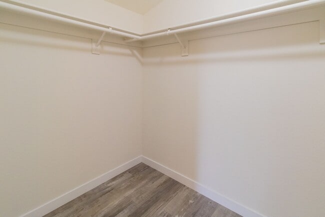 Building Photo - Beautiful 2 Bed, 2.5 Bath Two-Story Townhome in Belsera